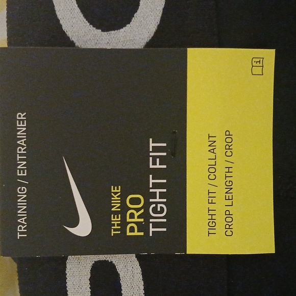 The Nike black ⚫️ crop tights - Picture 7 of 10